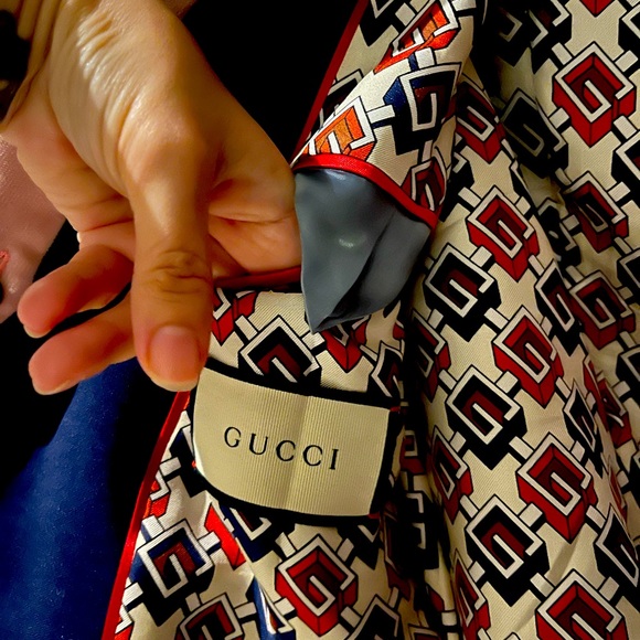 Authentic Gucci woman’s blazer. - Picture 12 of 14